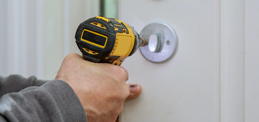 Street Locksmith For Smart Lock Repair in Boca Raton, FL